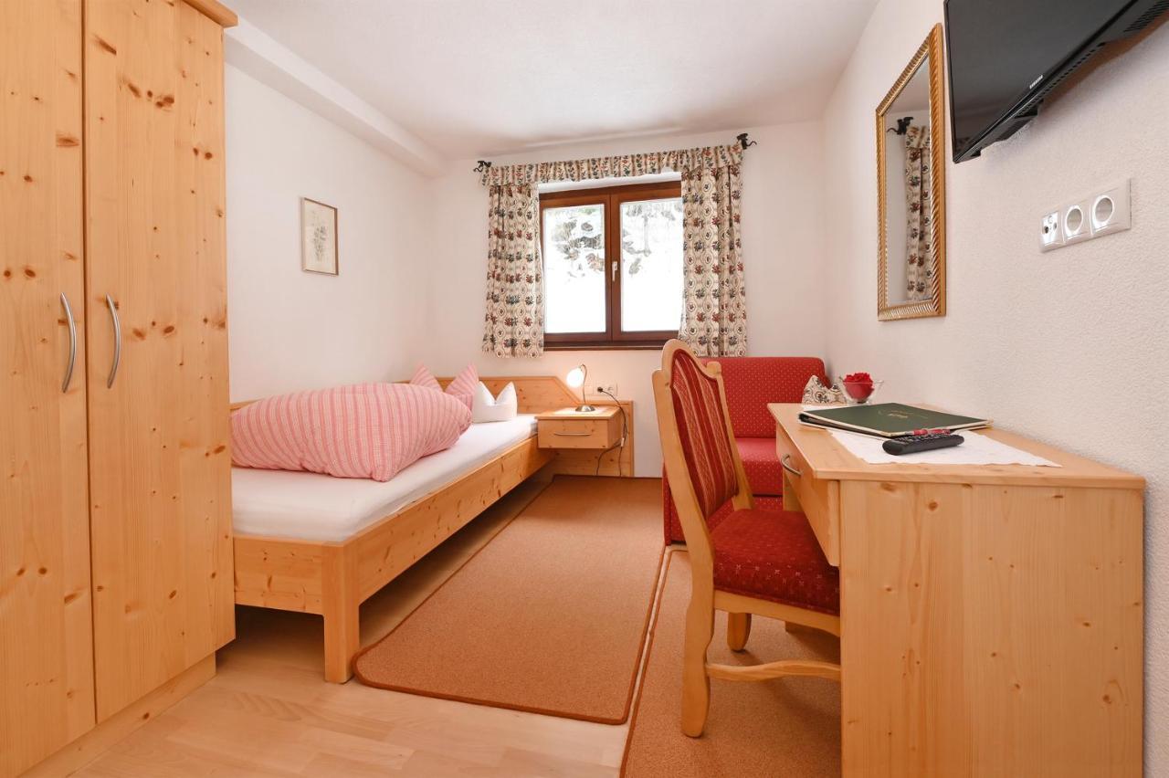 Hotel Montabella Schruns ภายนอก รูปภาพ