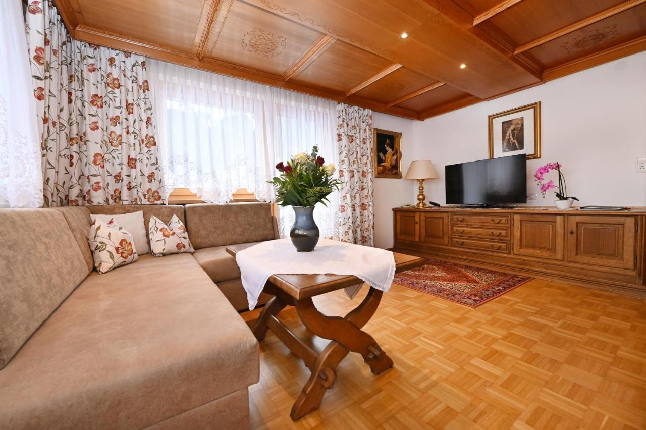 Hotel Montabella Schruns ภายนอก รูปภาพ