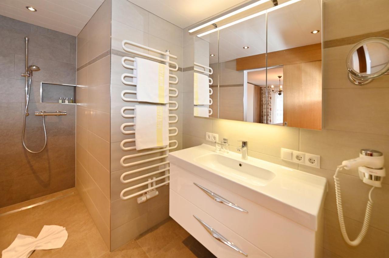 Hotel Montabella Schruns ภายนอก รูปภาพ