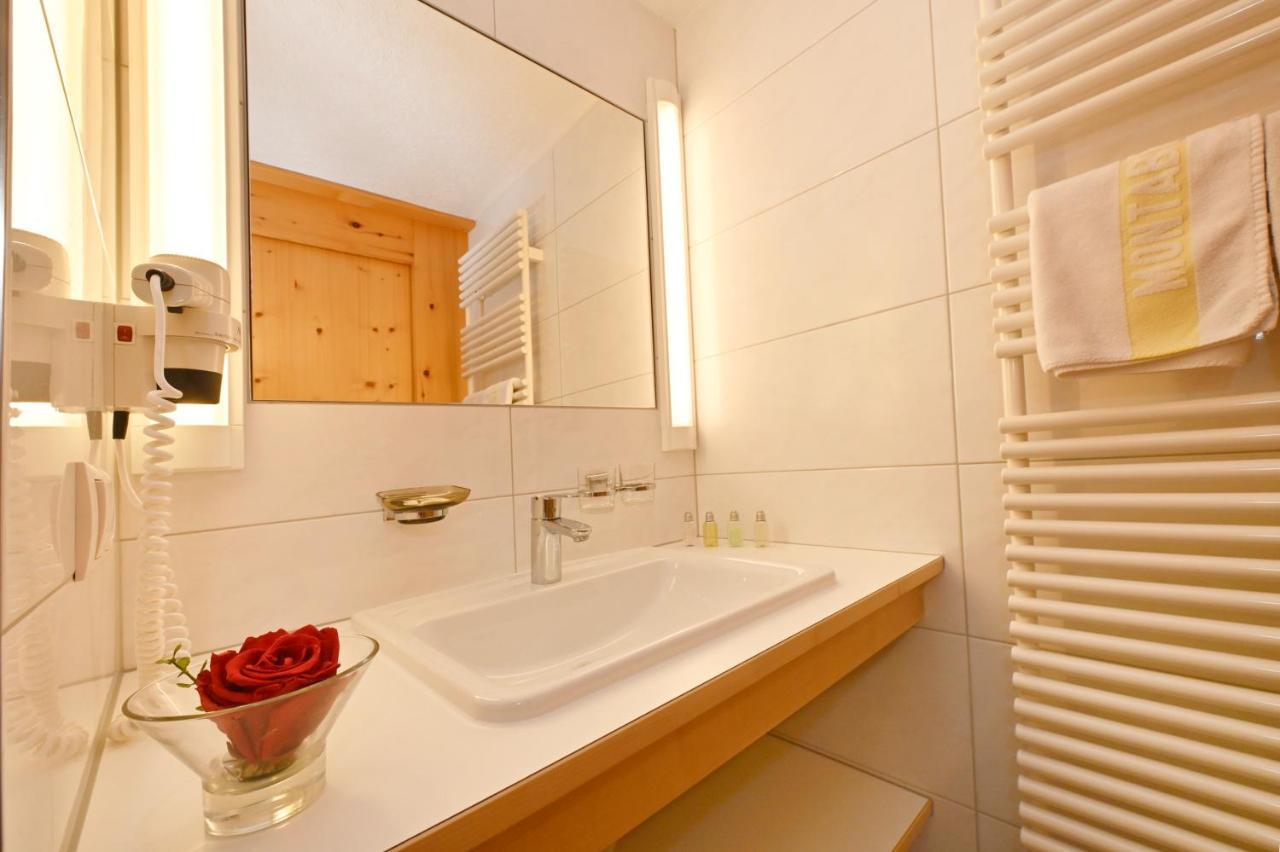 Hotel Montabella Schruns ภายนอก รูปภาพ