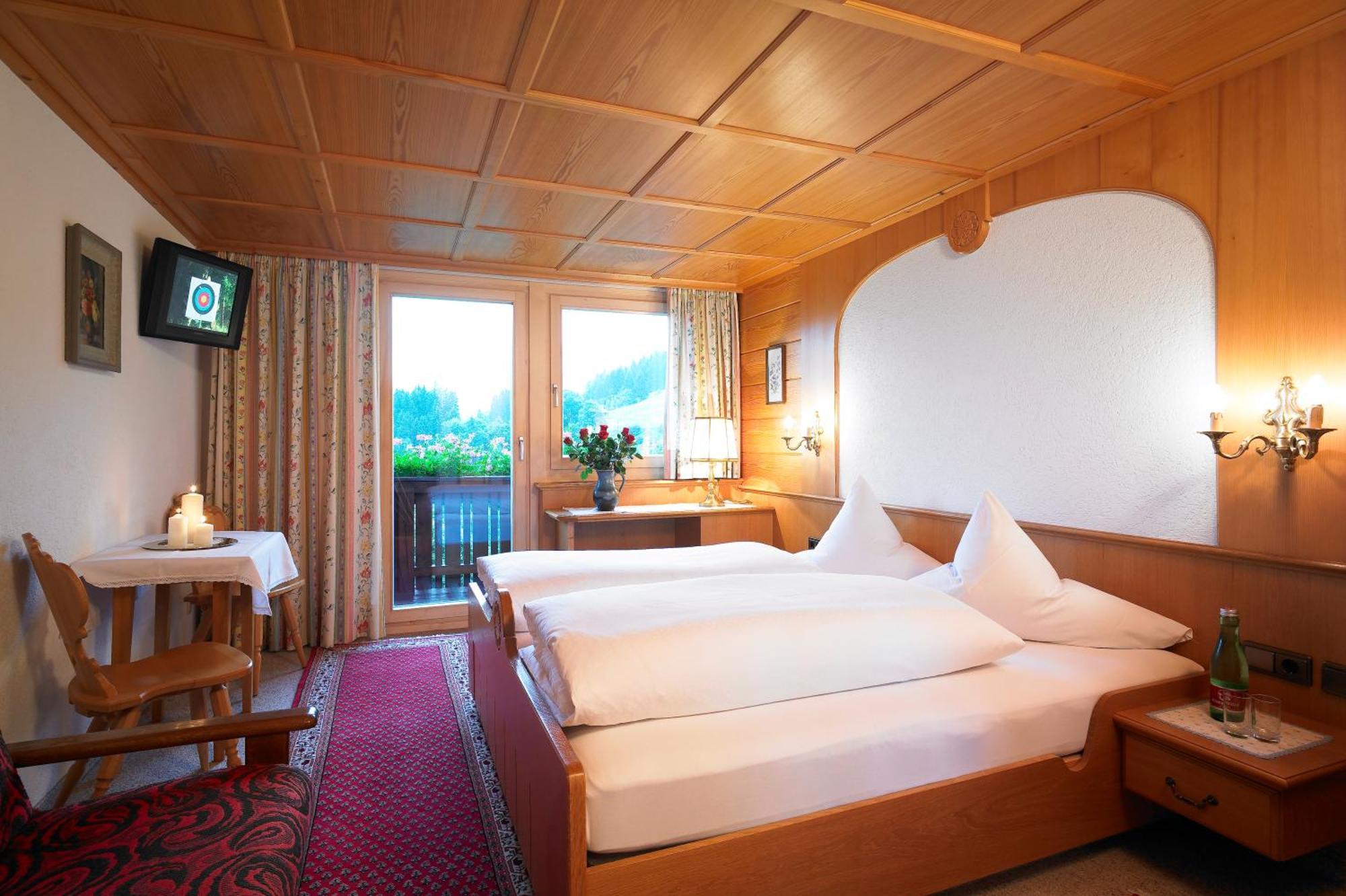 Hotel Montabella Schruns ภายนอก รูปภาพ