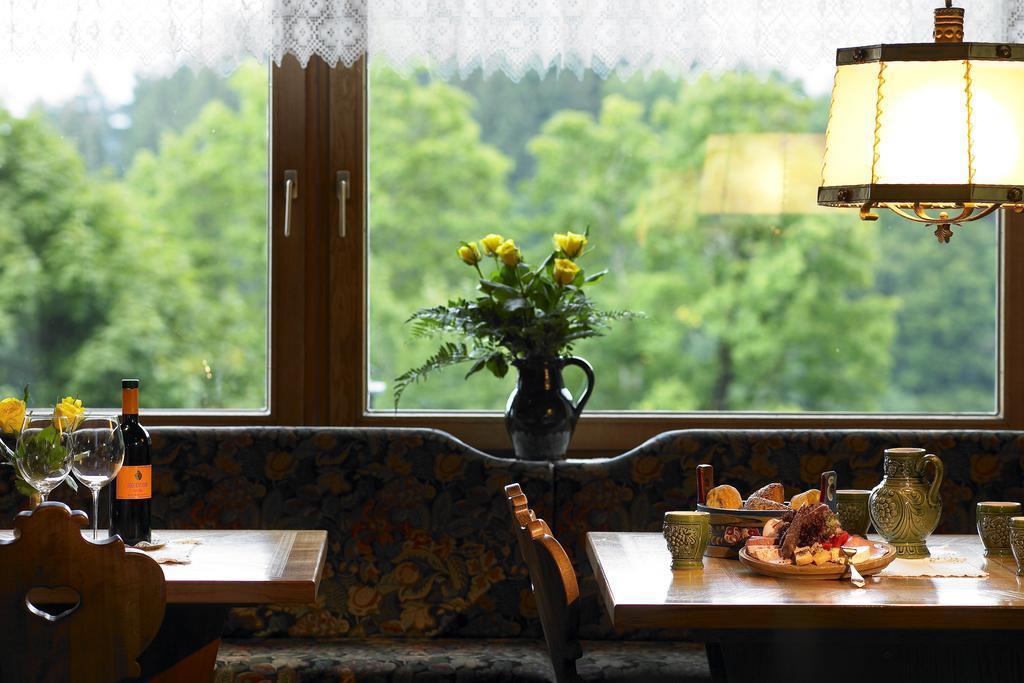 Hotel Montabella Schruns ภายนอก รูปภาพ